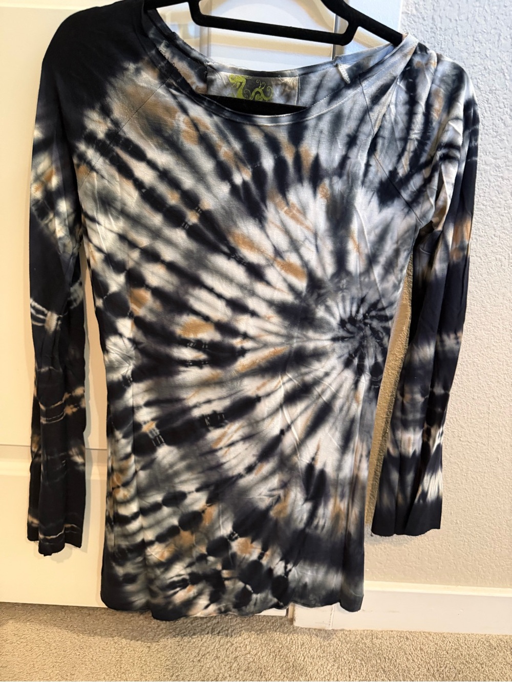 Green Dragon Tie-Dye Long Sleeve Scoop Neck Top - Black & White with Tan Accents